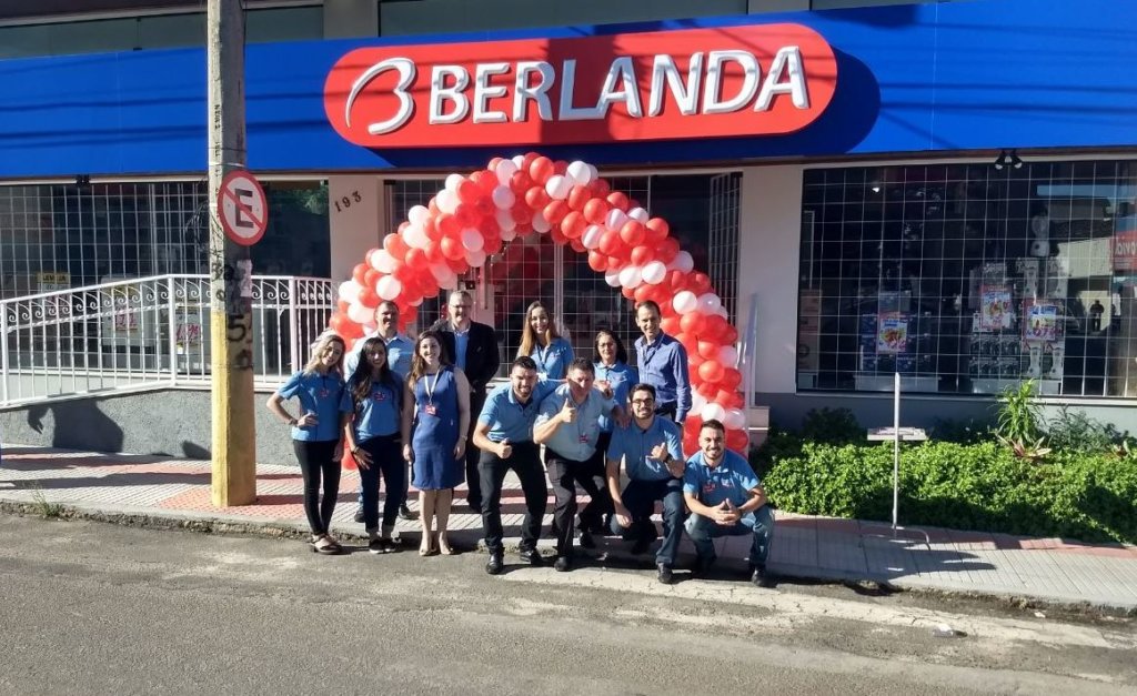 Berlanda reinaugura loja em novo endereço Içara News