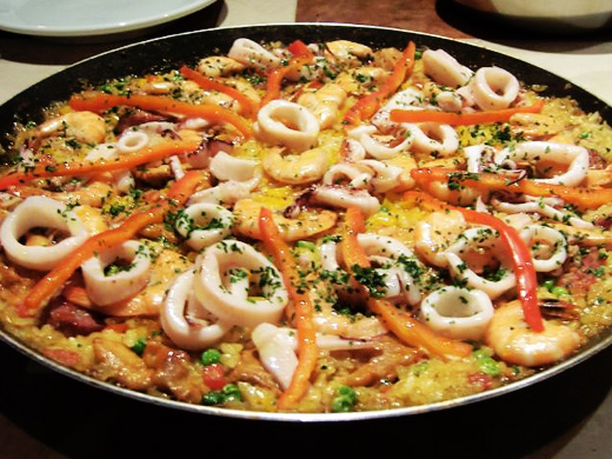 Paella de carnes ou paella de frutos do mar? Içara News