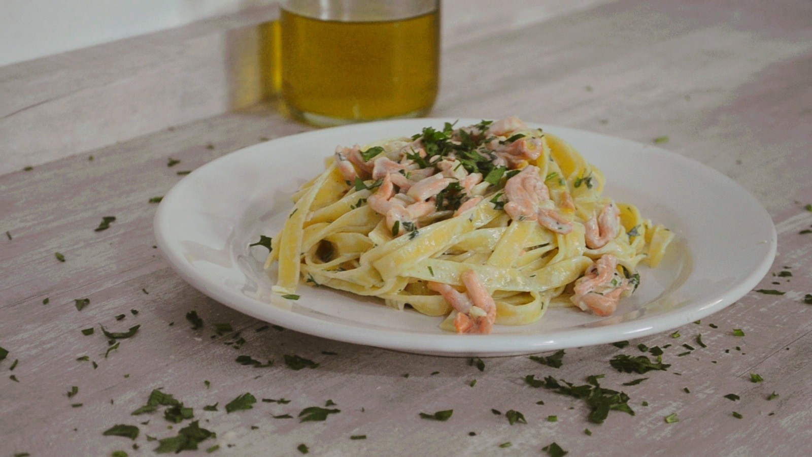 Aprenda a fazer: macarrão com cogumelo salmão ➜ Leia no Portal Içara News: