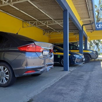 Carro roubado no RJ é recuperado na BR-101 em Santa Catarina