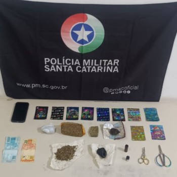 Homem é preso por tráfico de drogas com apoio de cão de faro em Balneário Arroio do Silva