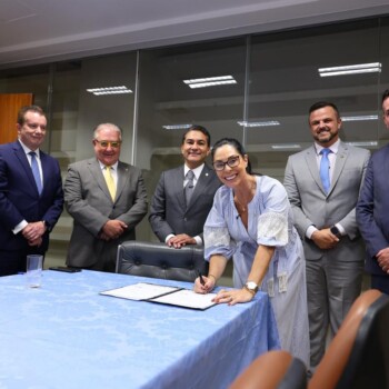 Geovania de Sá se filia ao Republicanos em ato realizado em Brasília