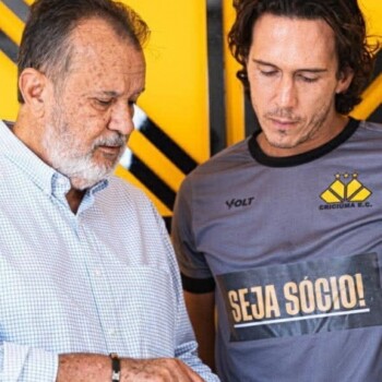 Artilheiro do estadual, Nicolas recebe a medalha Norberto Hoppe