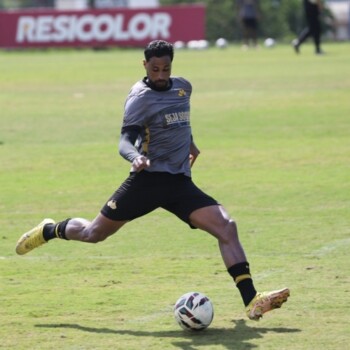 Sábado de atividade tática no CT