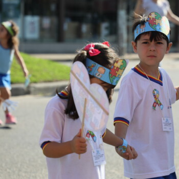 Balneário Rincão se mobiliza em “Caminhada da Paz” e conscientização sobre o autismo