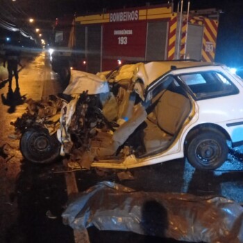 Colisão frontal entre carro e carreta deixa um morto na SC-370