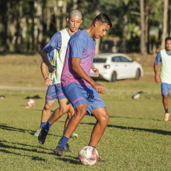 Elenco do Caravaggio se reapresenta após vitória no Catarinense