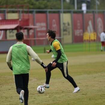 Criciúma duela com o Operário-PR no Germano Krüger neste domingo