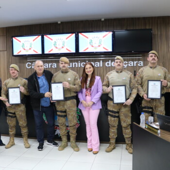 Policiais da ROCAM recebem moções de congratulações do Legislativo