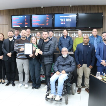 Içarense campeã nacional de jiu-jitsu recebe moção do Poder Legislativo
