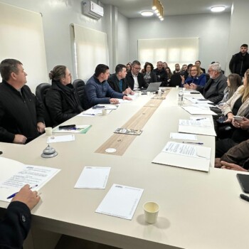 Prefeitos da Amrec discutem oportunidades de cooperação internacional