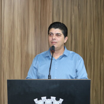 Vereador Rodrigo Gonçalves sugere criação de escola de idiomas para atender imigrantes