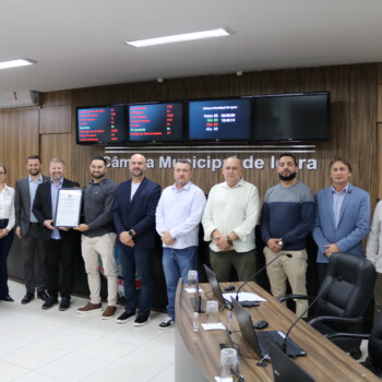 Rhóis Centro de Eventos recebe moção de congratulações