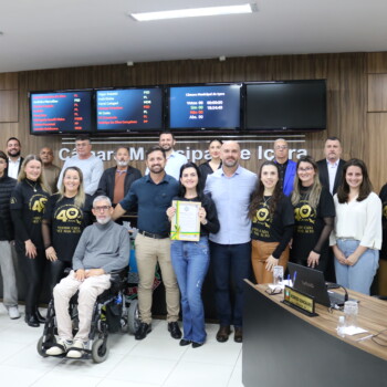 Escola Municipal Maria Arlete Bitencourt Lodetti na tribuna do Legislativo