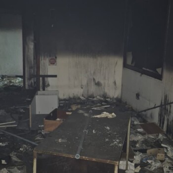Incêndio em galpão abandonado em Criciúma mobiliza bombeiros