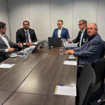 Prefeito de Criciúma entrega à ANTT projeto para ampliar mobilidade urbana ao longo da ferrovia