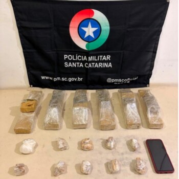 Jovem é presa com mais de 6 kg de drogas em kitnet próxima a escola em Sombrio