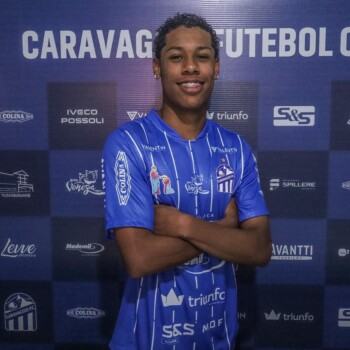 Hiarley assina contrato profissional com o Caravaggio