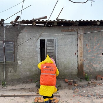 Equipes municipais mobilizam-se para atender ocorrências causadas por fortes chuvas