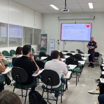 Profissionais da saúde participam de capacitação em primeiros socorros