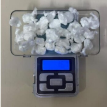 Homem é preso com cocaína, maconha e mais de R$ 2,2 mil em Criciúma