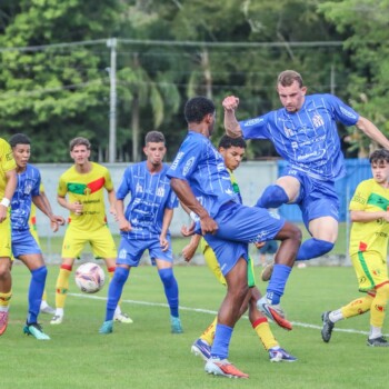 Atacante de 16 anos marca e Caravaggio vence o Brusque pela Copa SC Sub-20