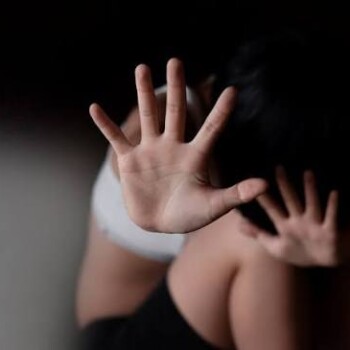 Visita ao filho termina em briga e prisão por violência doméstica em Criciúma