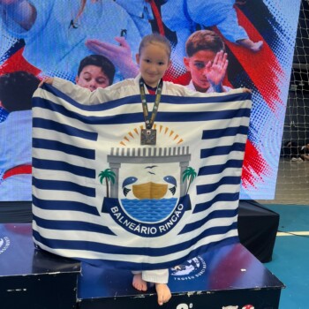 Equipe de Karatê de Balneário Rincão conquista 18 medalhas na final do Estadual Escolar