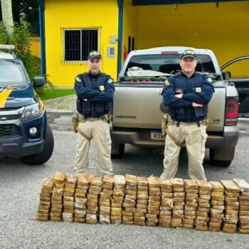 Ação conjunta intercepta carga milionária de pasta base de cocaína na Grande Florianópolis