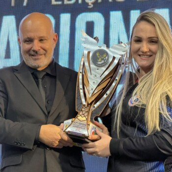 Equipe de Içara conquista troféu no Open Internacional de Karatê em Joinville