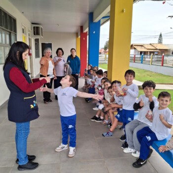 Gesto de carinho e solidariedade em alusão ao Dia das Crianças