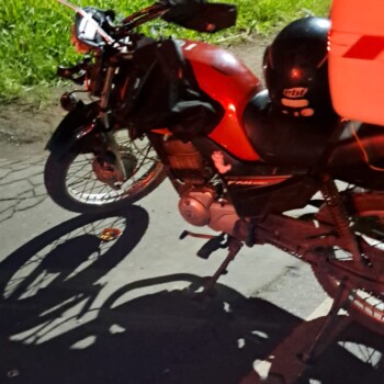 Acidente entre duas motocicletas mobiliza socorristas e leva jovem ao hospital em Criciúma