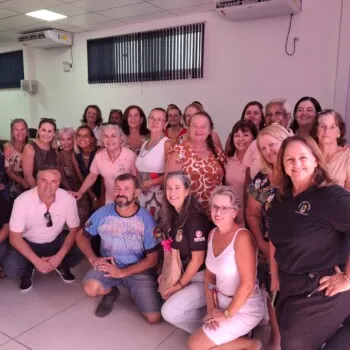 Mulheres compartilham conhecimento em roda de conversa