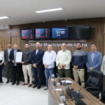 Rhóis Centro de Eventos recebe moção de congratulações