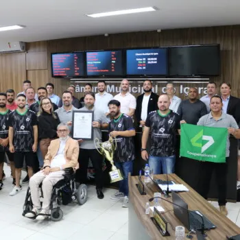 Equipe de futsal da Cooperaliança recebe moção pela conquista do Interfirmas 2026