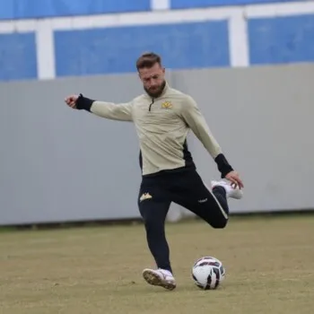 Criciúma duela com a Ponte Preta no Moisés Lucarelli