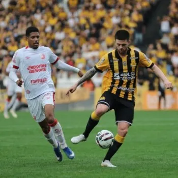 Criciúma empata com Náutico no HH, mas segue na liderança