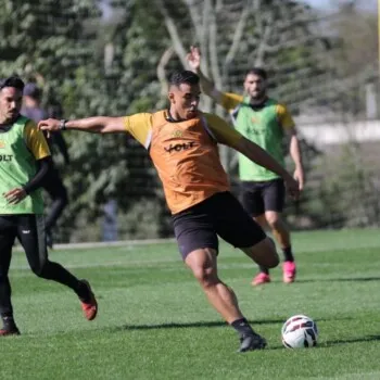 Elenco encerra a semana de trabalho com treino tático