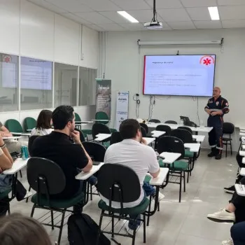 Profissionais da saúde participam de capacitação em primeiros socorros