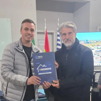 Regularização Urbana: Moradores do Núcleo Maria Albertina recebem escrituras definitivas em Balneário Rincão