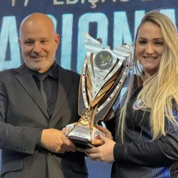 Equipe de Içara conquista troféu no Open Internacional de Karatê em Joinville