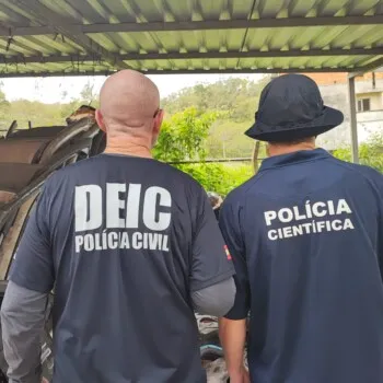 (Vídeos) Operação 311 prende dois empresários e apreende peças de 18 veículos em Criciúma